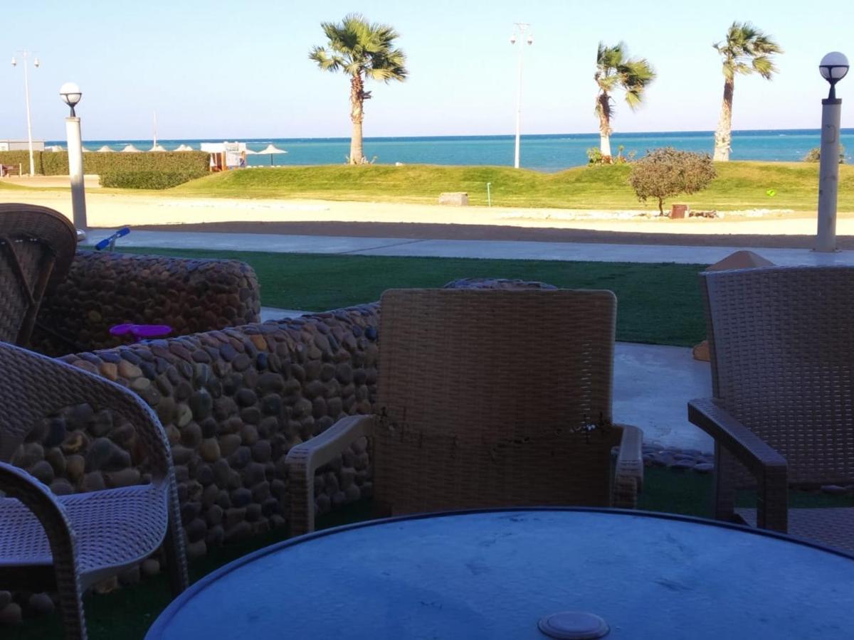 Seaview Chalets In Porto South Beach - Families Only Айн-Сохна Экстерьер фото
