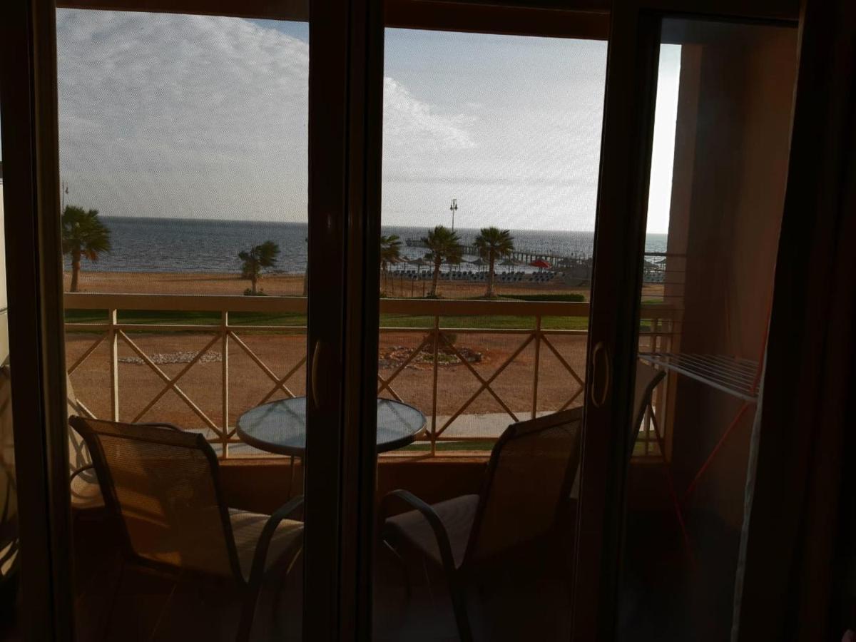 Seaview Chalets In Porto South Beach - Families Only Айн-Сохна Экстерьер фото